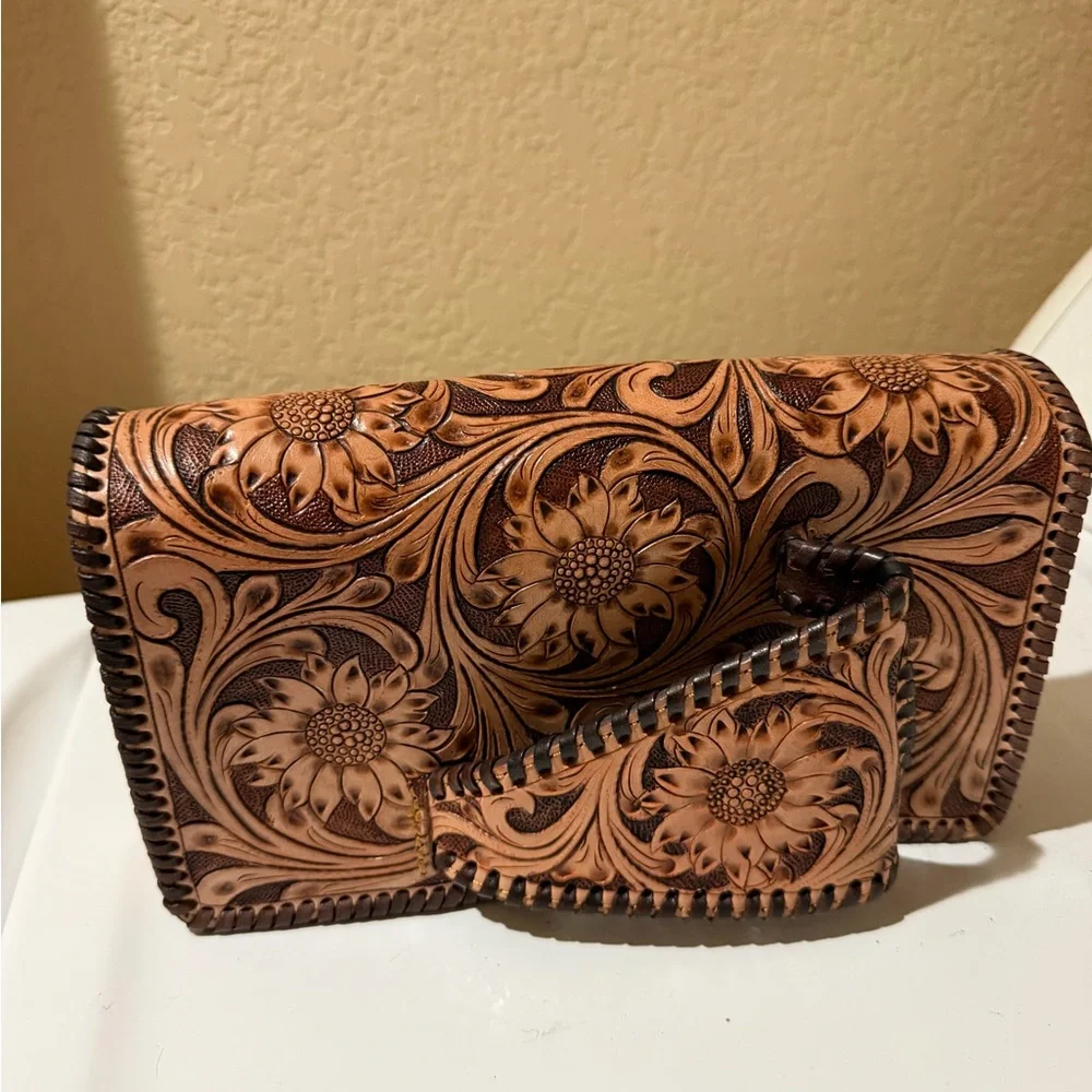 N/A authentic tooled